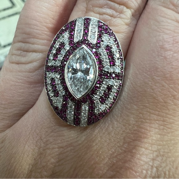 18k White Gold Diamond & Ruby Ring - Picture 3 of 9